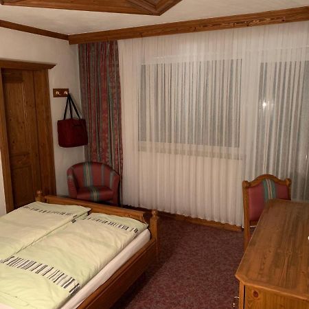 Hotel Haus Tiefenbach Бюллинген Экстерьер фото