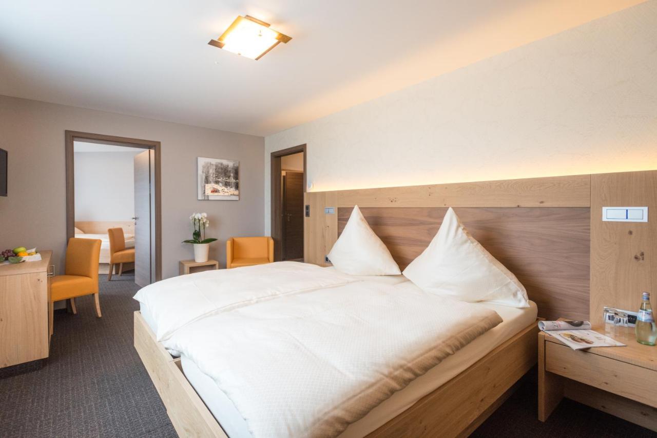 Hotel Haus Tiefenbach Бюллинген Экстерьер фото