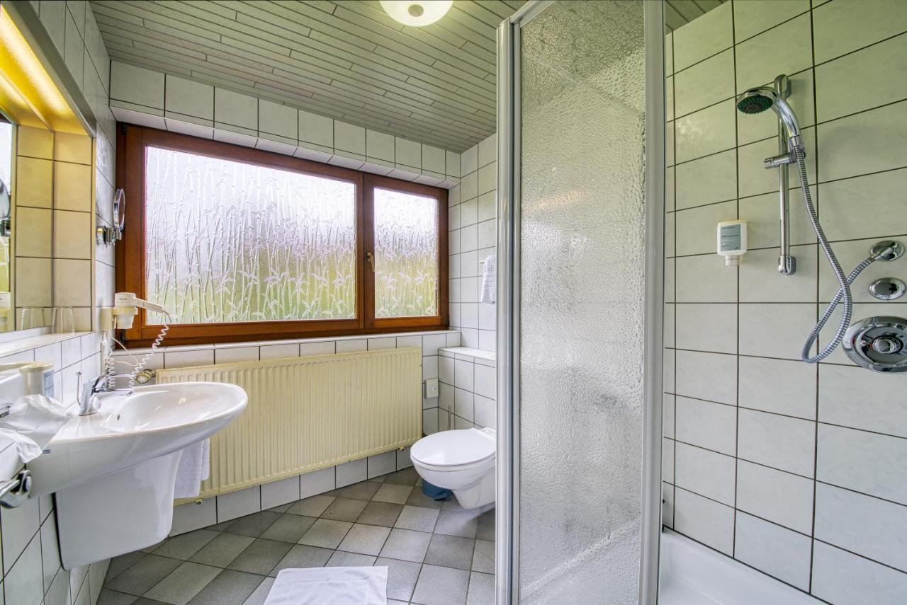 Hotel Haus Tiefenbach Бюллинген Экстерьер фото