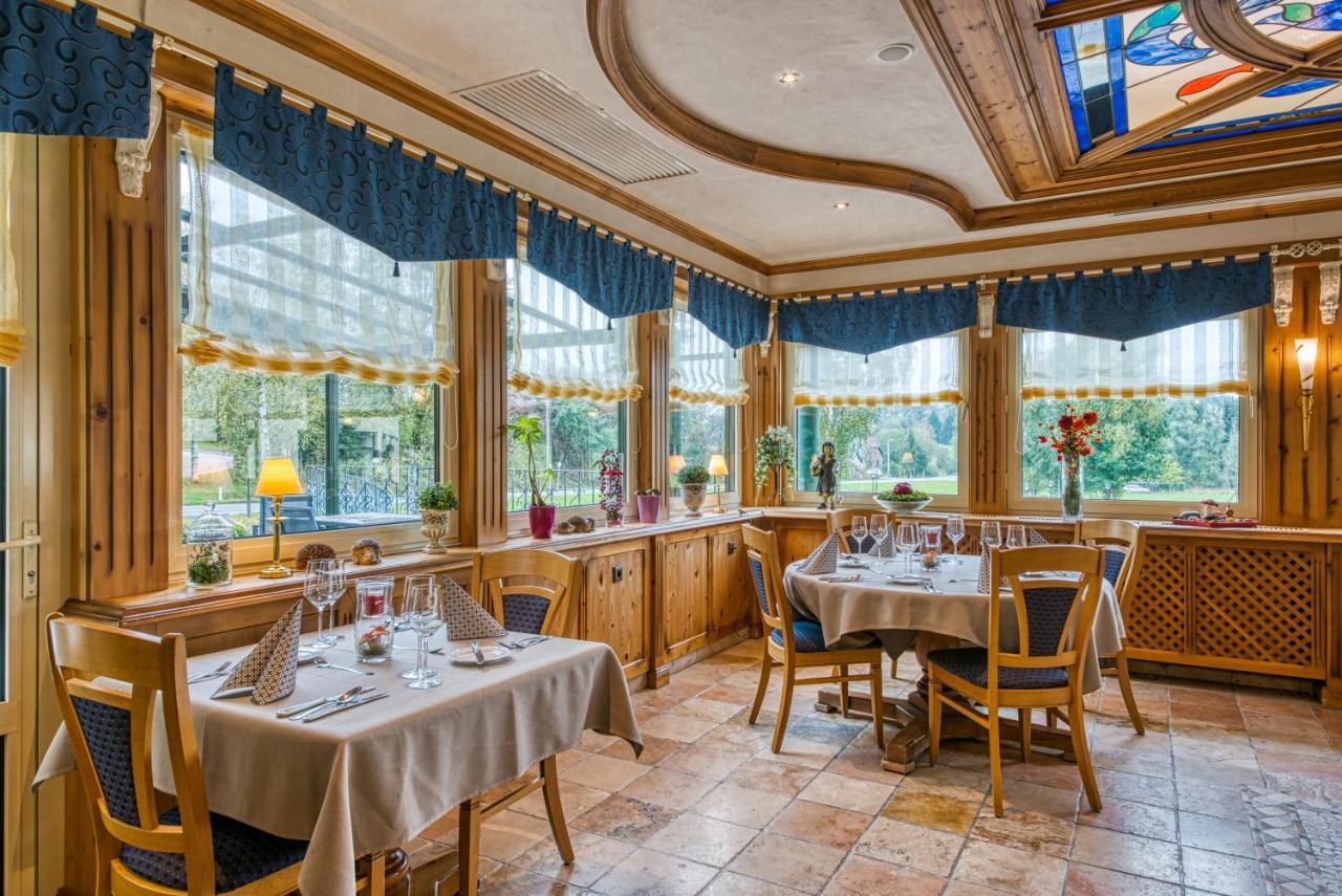 Hotel Haus Tiefenbach Бюллинген Экстерьер фото