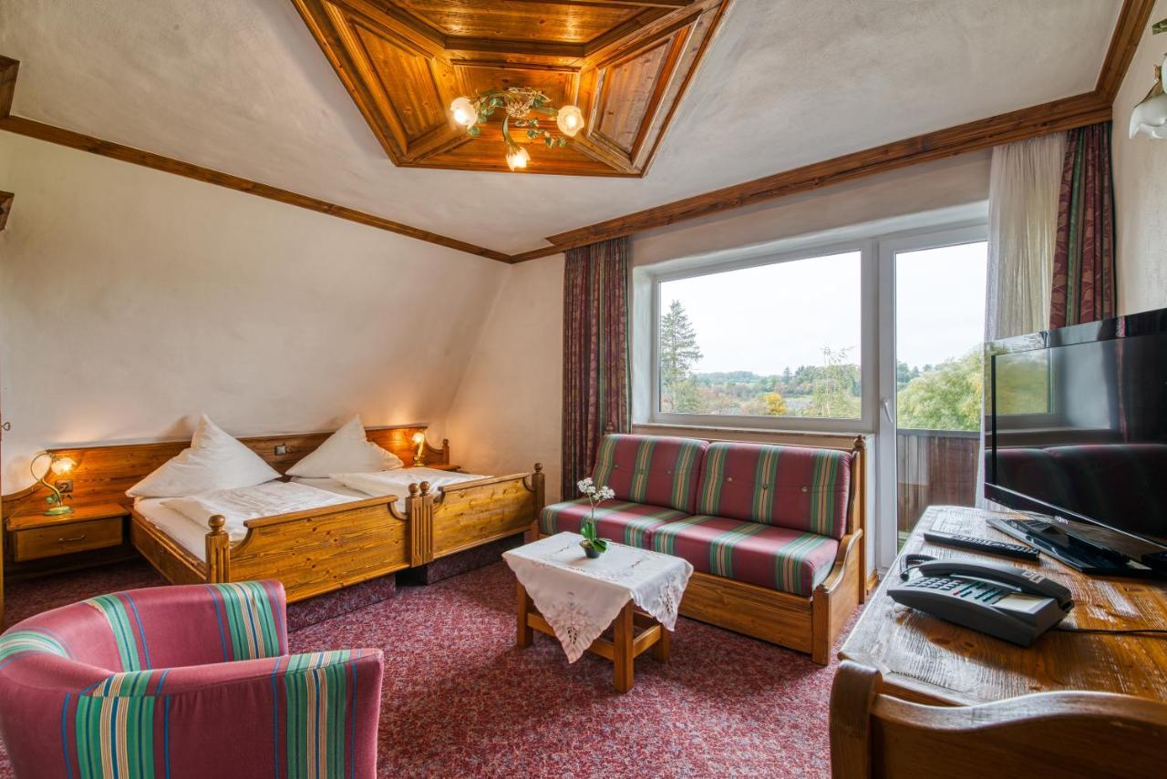 Hotel Haus Tiefenbach Бюллинген Экстерьер фото
